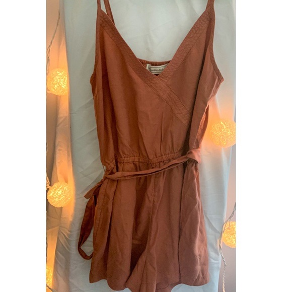 Rust colored romper!! - Picture 3 of 3